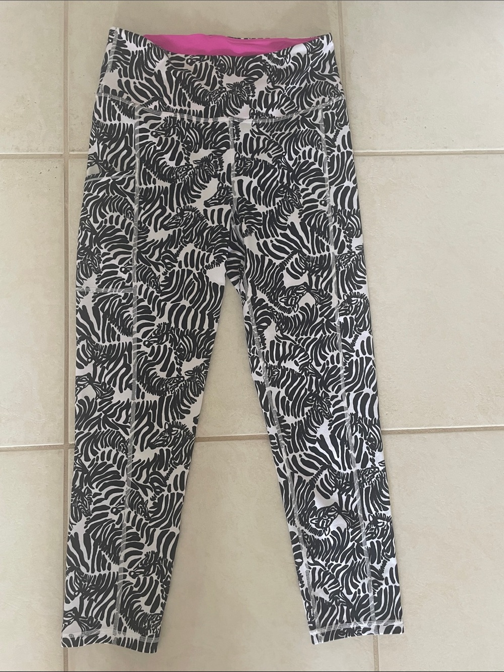 Lilly Pulitzer Weekender High Rise 24” Luxletic Legging SPF 50